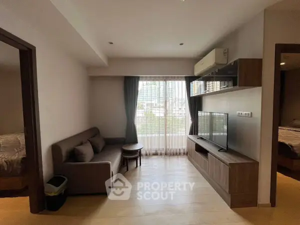 Runesu Thonglor 5