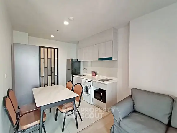2 Bedroom Condo at Life One Wireless
